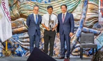Yobaín Vázquez Bailón gana el Premio Primera Novela 2006 entregado por Amazon y la SEP
