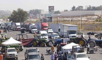 Segob llama al diálogo a transportistas ante paro del lunes
